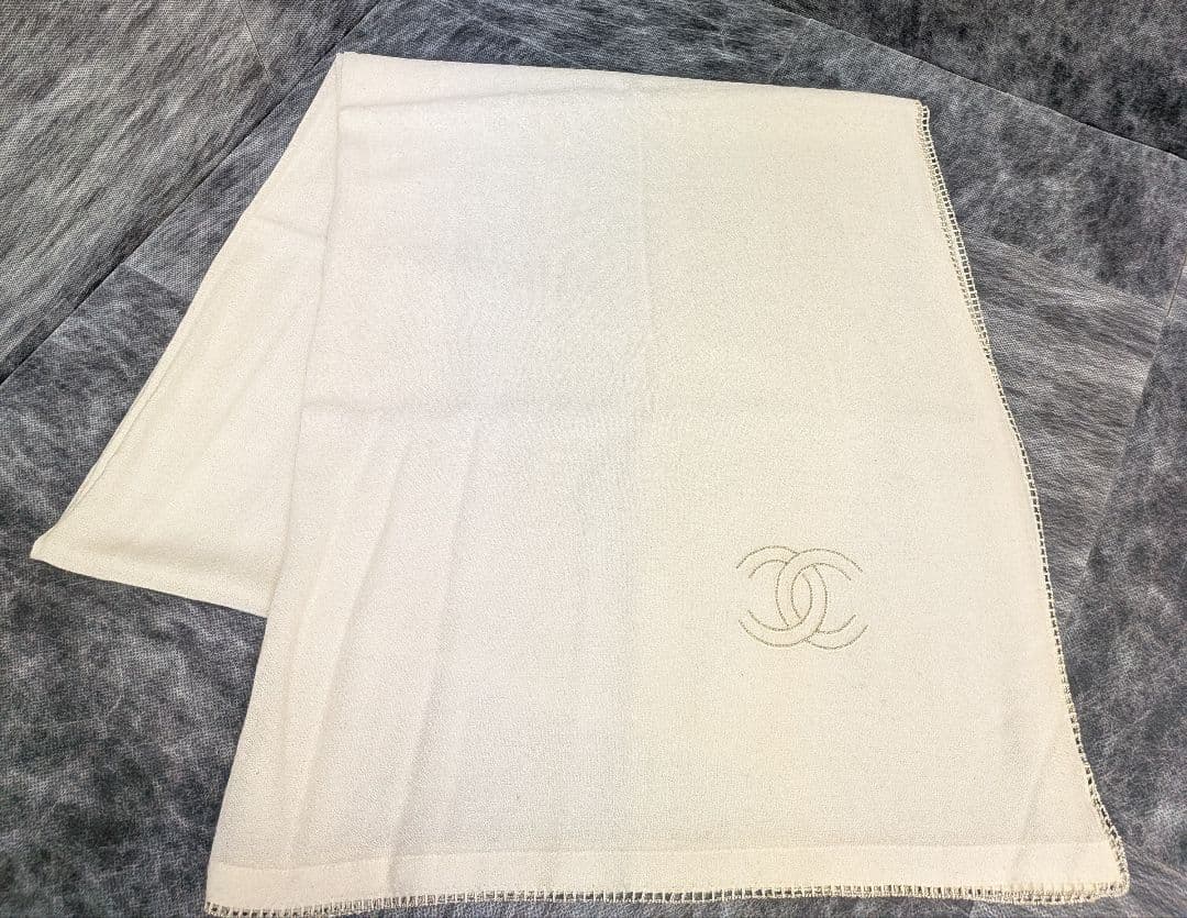 CHANEL アイボリー ロゴ ストール