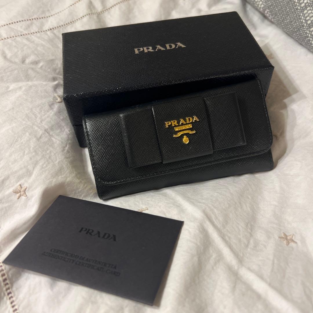 プラダ　キーケース　美品