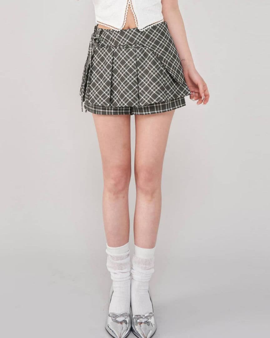ダーリッチ チェックスカートライクショートパンツ グレー