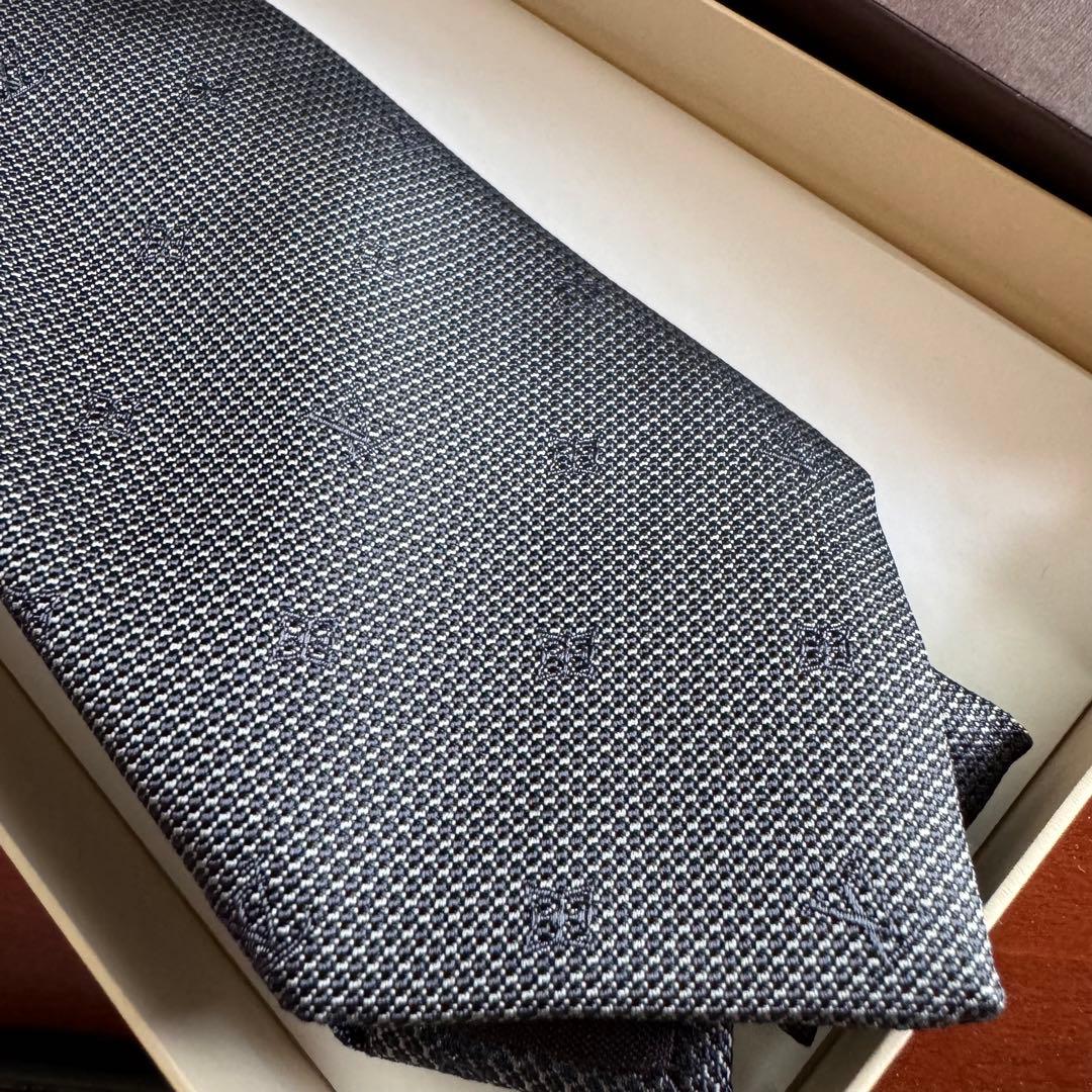 最高級 ルイヴィトン イタリア製 モノグラム ネクタイ ソリッドタイ グレー