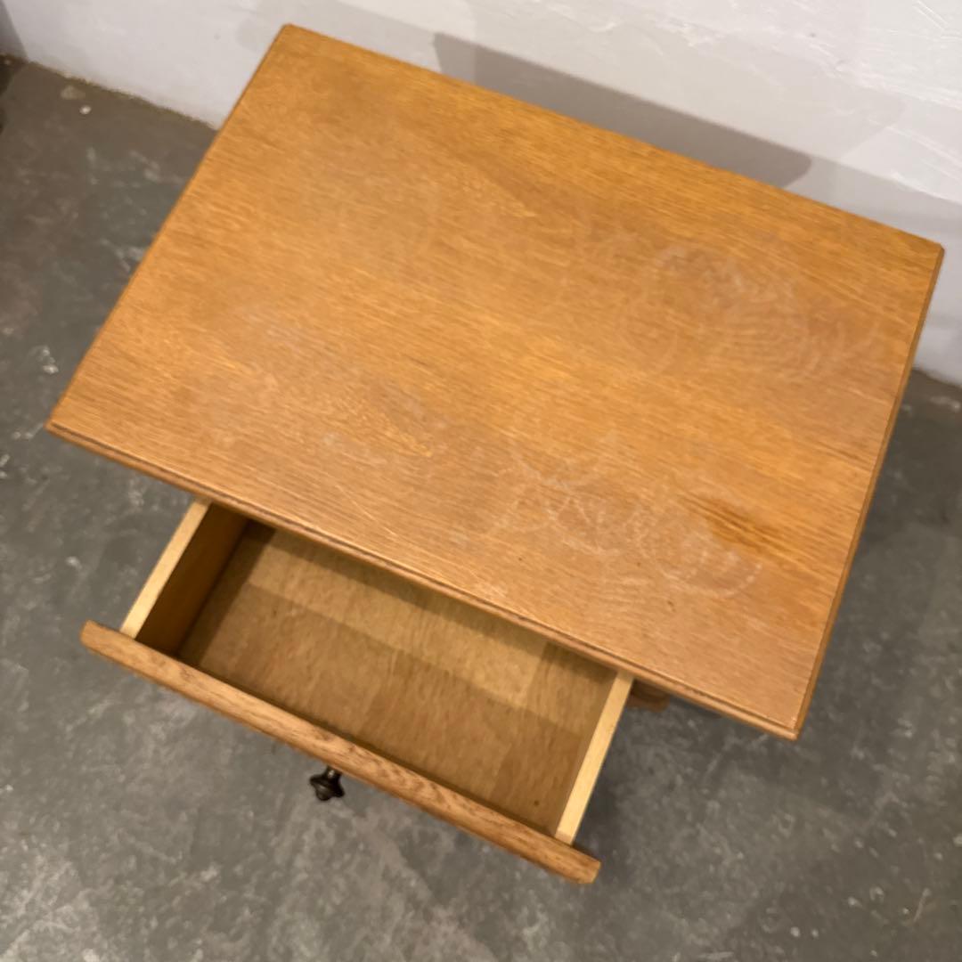 ビンテージ　木製サイドテーブル　引き出し付き 2