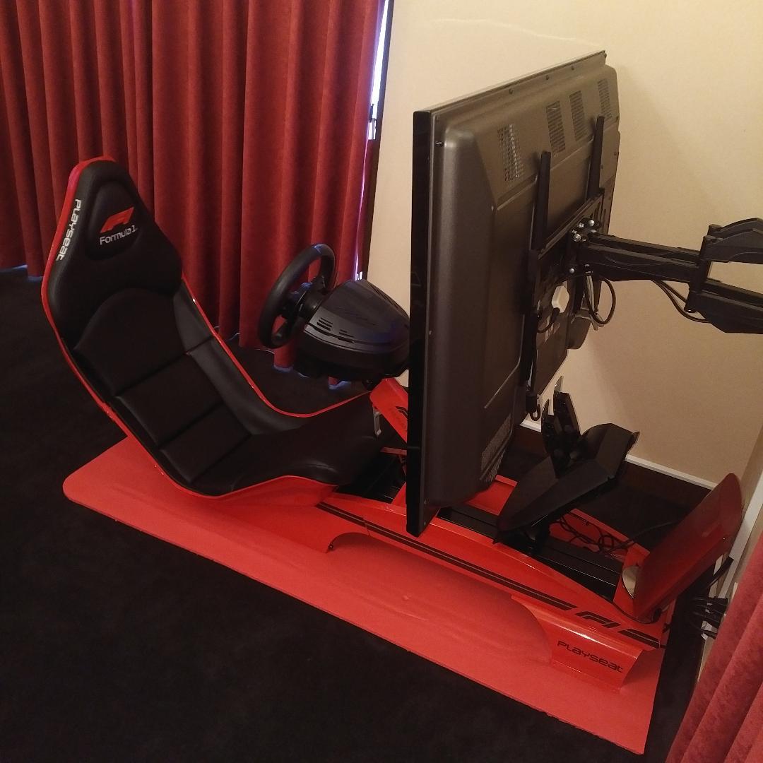 激レア　グランツーリスモ　レーシングコックピット　プレイシート　赤　レッド F1