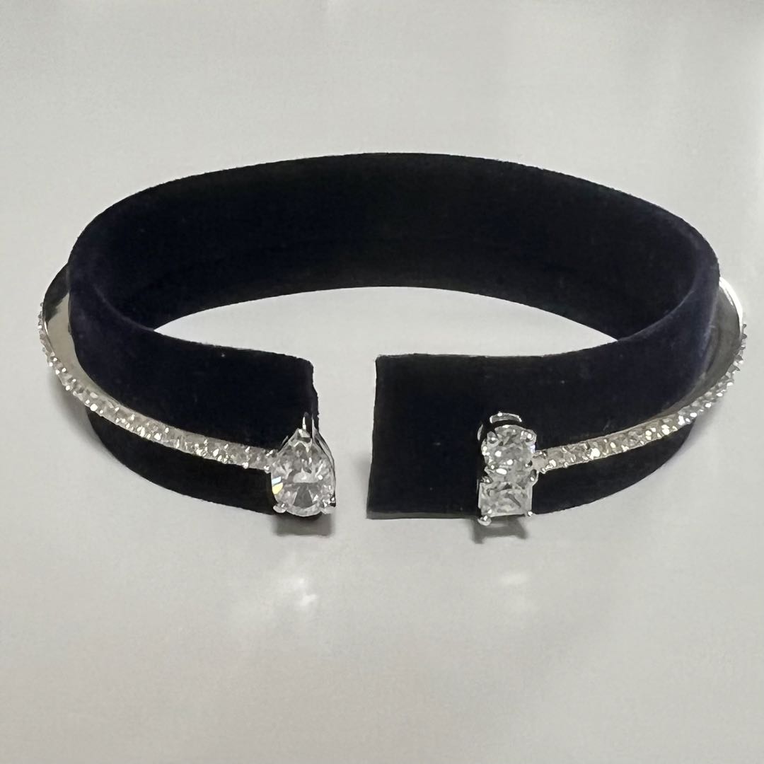 SWAROVSKI バングル Mサイズ