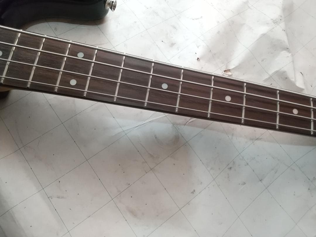 Legend エレキベース サンバースト 4弦