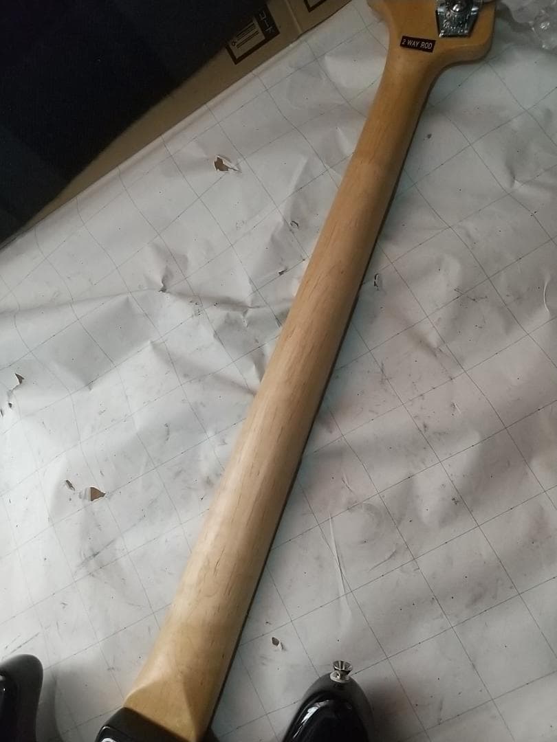 Legend エレキベース サンバースト 4弦