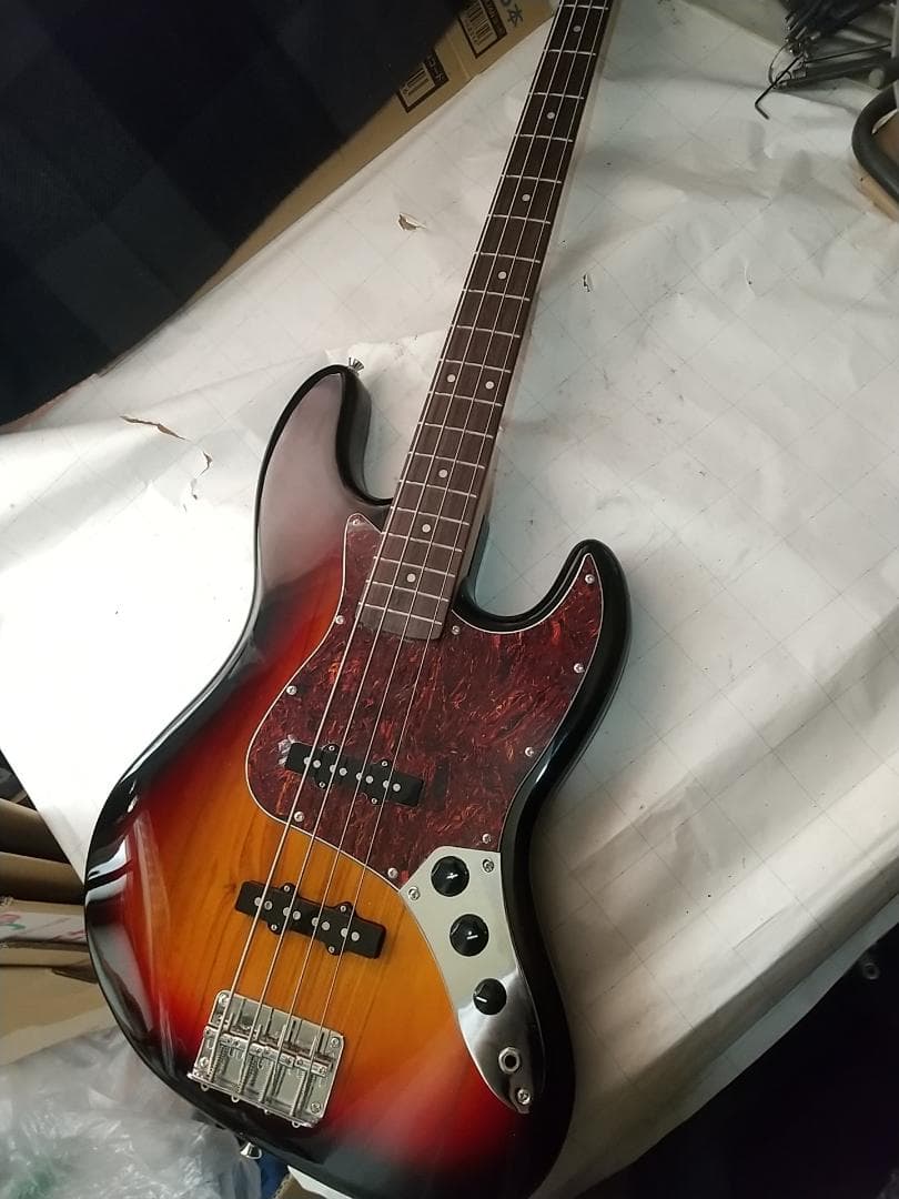 Legend エレキベース サンバースト 4弦