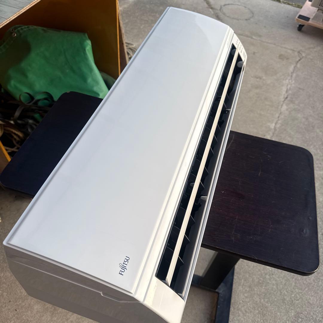 富士通 ルームエアコン AS-V22H-W 主に6畳用