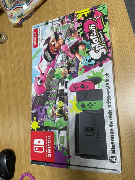 Sold)Nintendo Switch 本体　スプラトゥーン 2セット