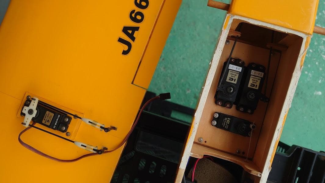 ★生田無線ラジコン飛行機　低翼フライングタイガー　ＯＳ25エンジン別途　発送可