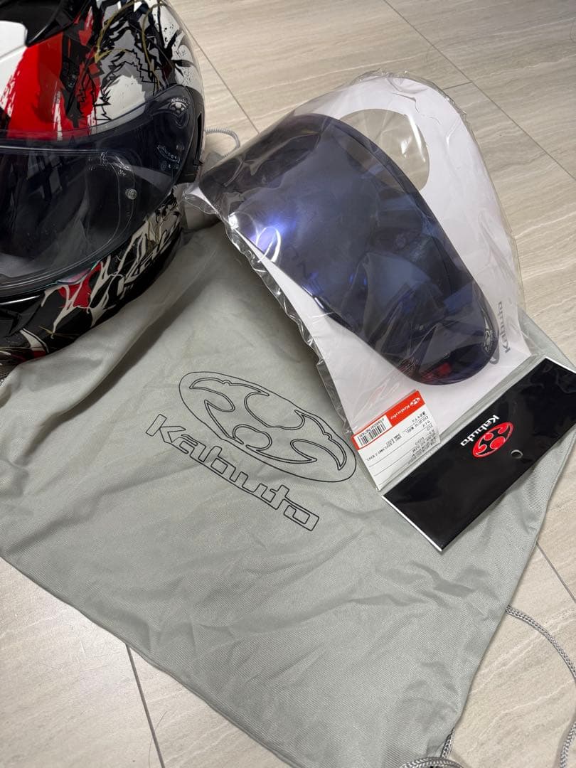 OGKカブト　カムイ3 フェニックス フルフェイスヘルメット ミラースモーク付き