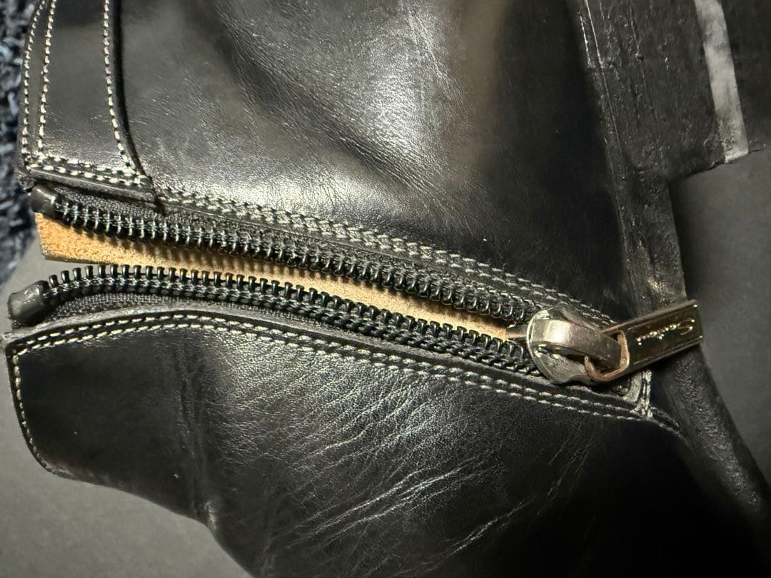 サントーニ　レザーアンクルブーツ ブラック