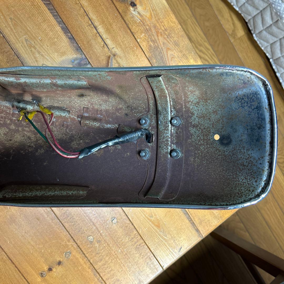 SR400 WMテールライトベース付 リヤフェンダー