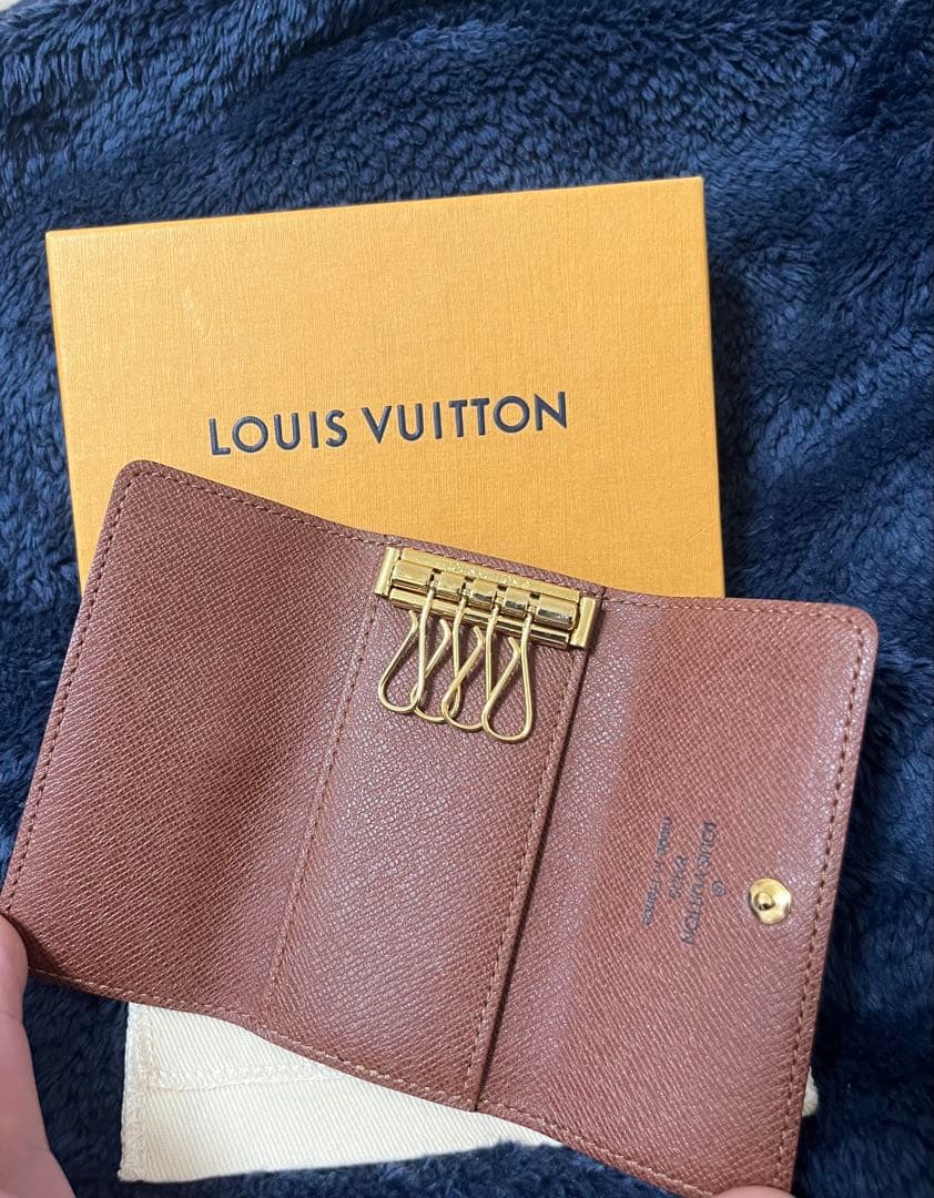 ルイヴィトン モノグラム　キーケース 4