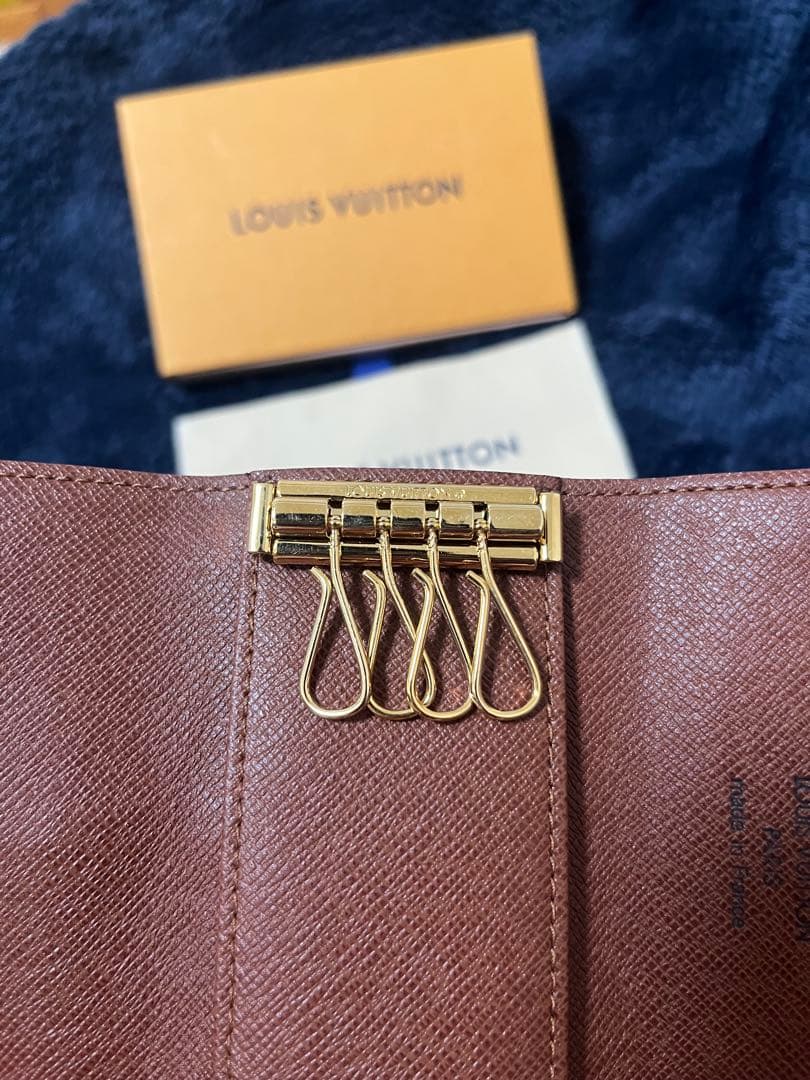 ルイヴィトン モノグラム　キーケース 4