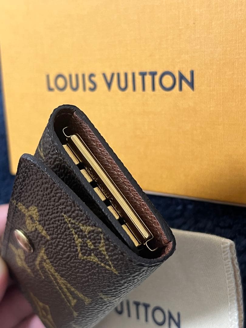 ルイヴィトン モノグラム　キーケース 4