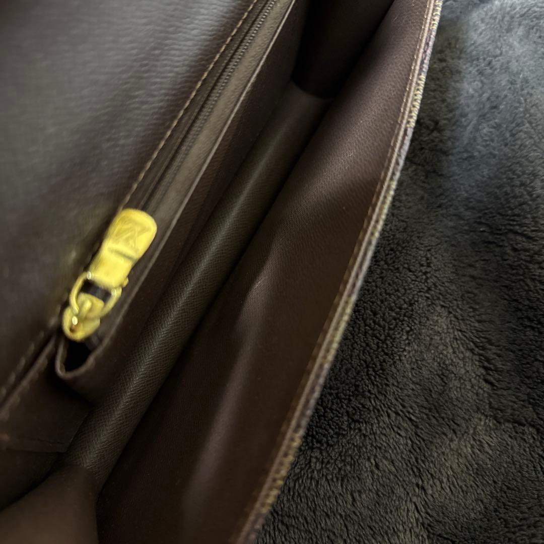 LOUIS VUITTON セカンドバッグ 財布