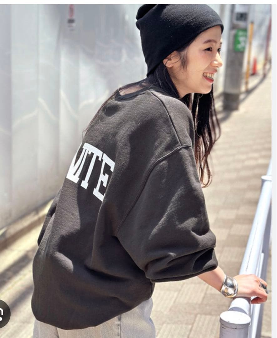 アパルトモントUNITEプリント ブラック スウェット