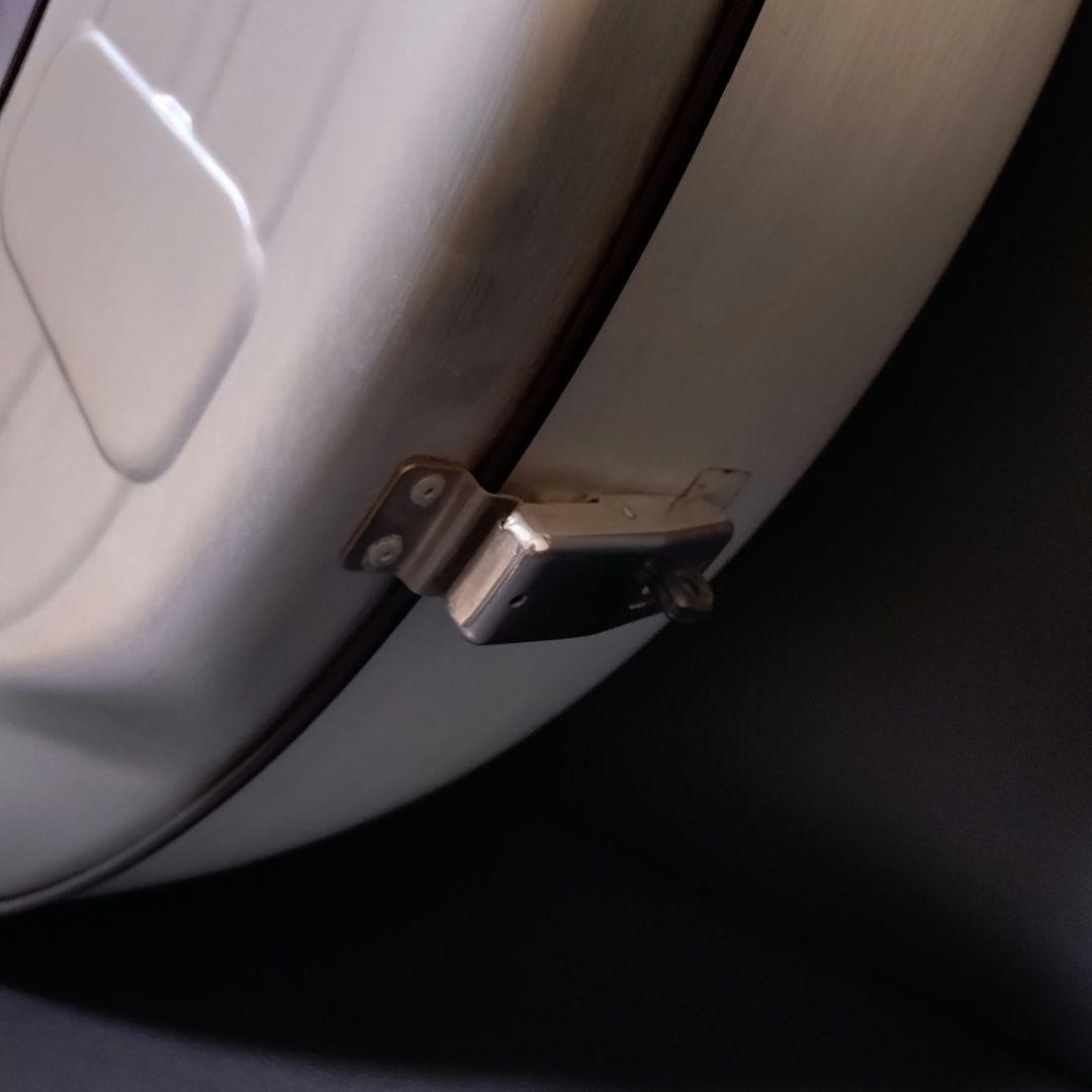 スズキ 純正 ジムニー ランドベンチャー 10型 タイヤカバー 黒 ヘコみ あり