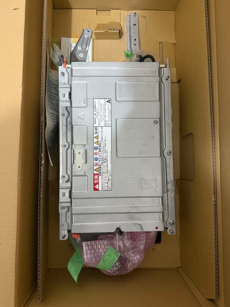 トヨタ　アクア　ハイブリッドバッテリー