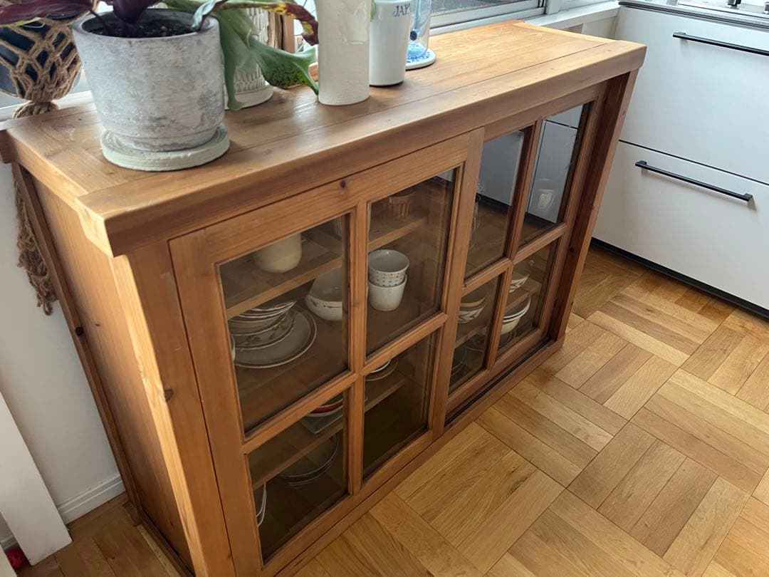 ナチュラルウッドガラス扉キャビネット