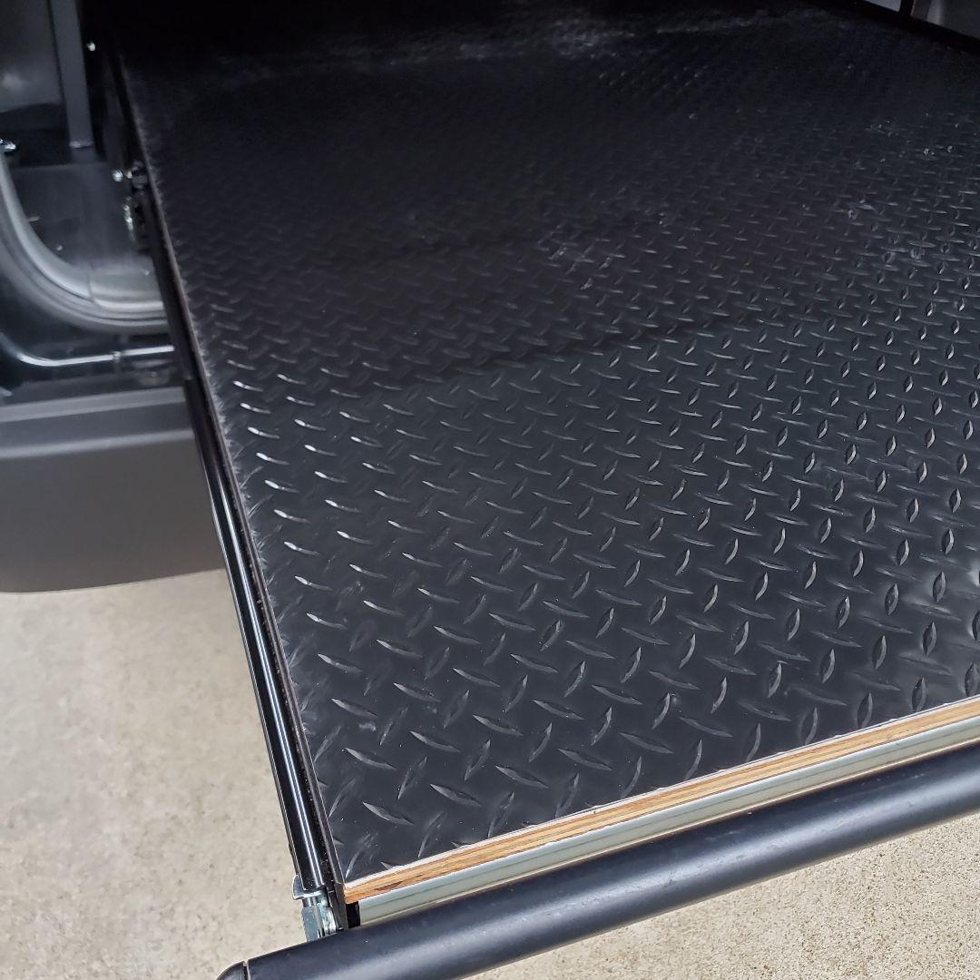 ハイエース スライドレール スライドフロア 9500様