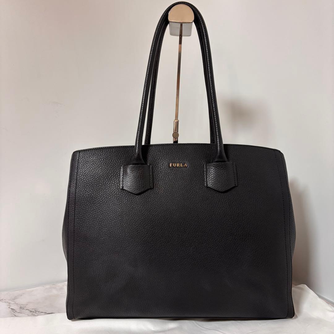 【美品】フルラ アルバ ビジネス トートバッグ レザー ブラック A4 PC可能