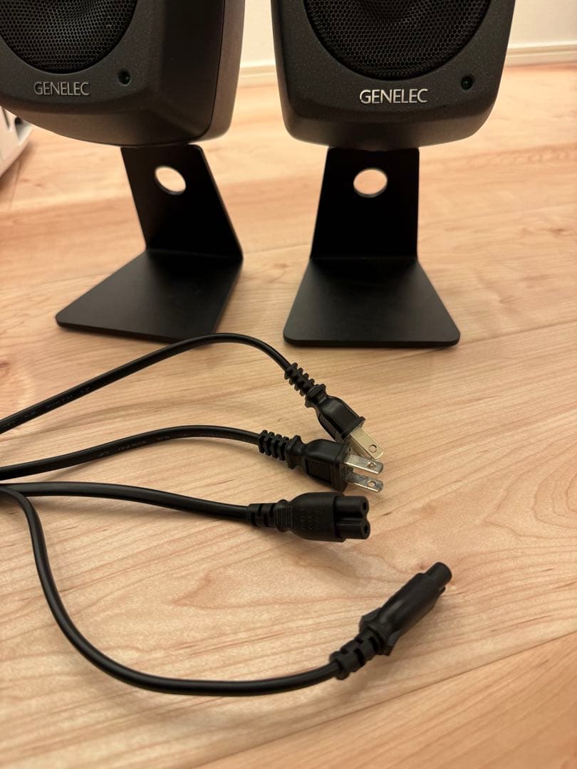 GENELEC 8010A スタジオモニター&純正オプションスタンドペア