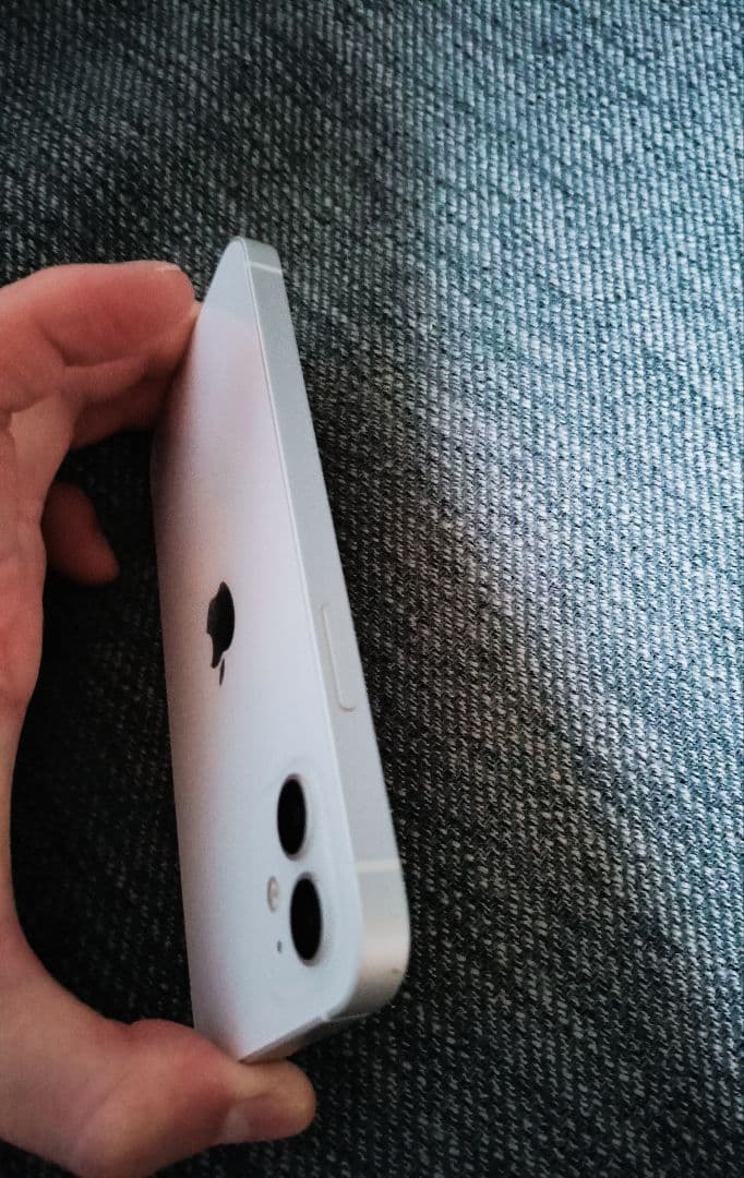 Apple iPhone 12 本体 64GB ホワイト 美品