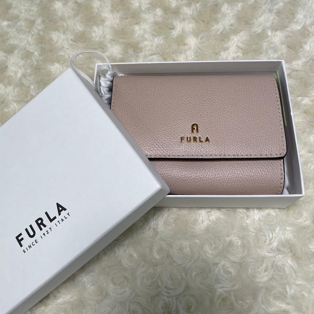 FURLAフルラ　レディース　二つ折り財布　ピンク