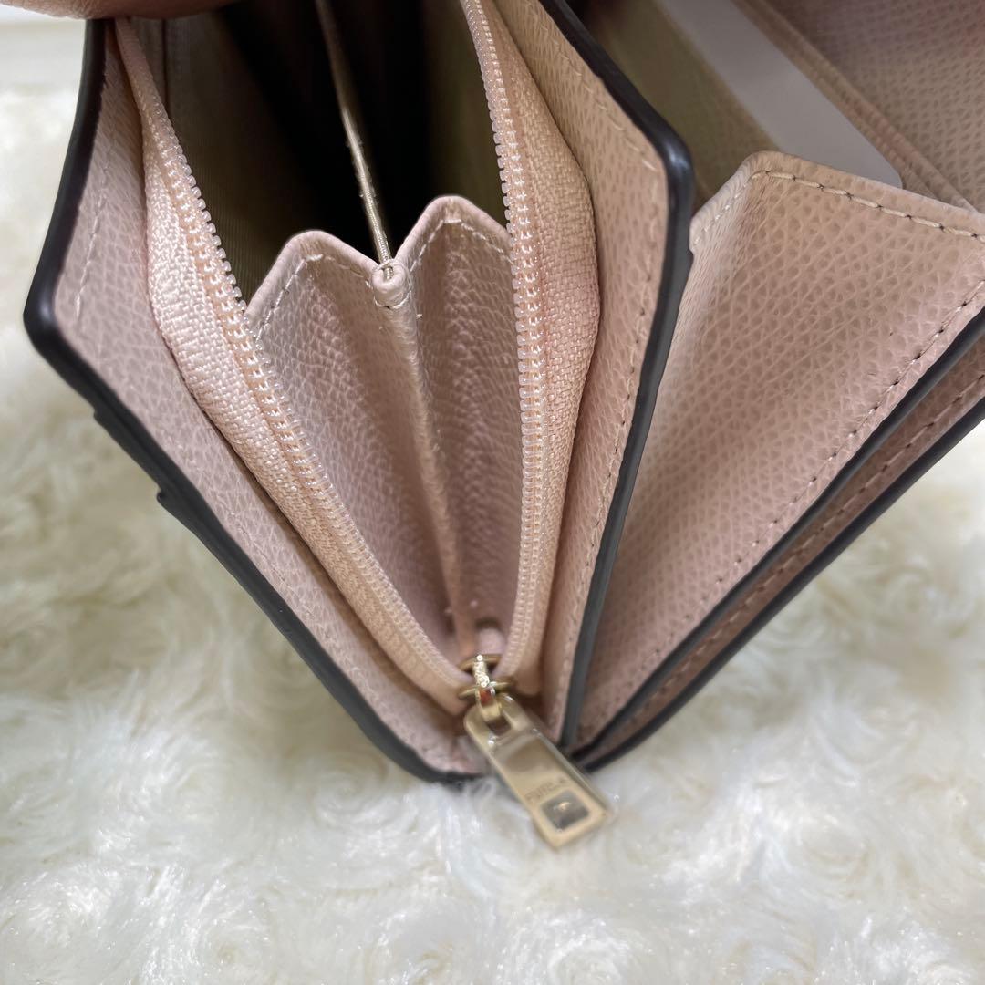 FURLAフルラ　レディース　二つ折り財布　ピンク