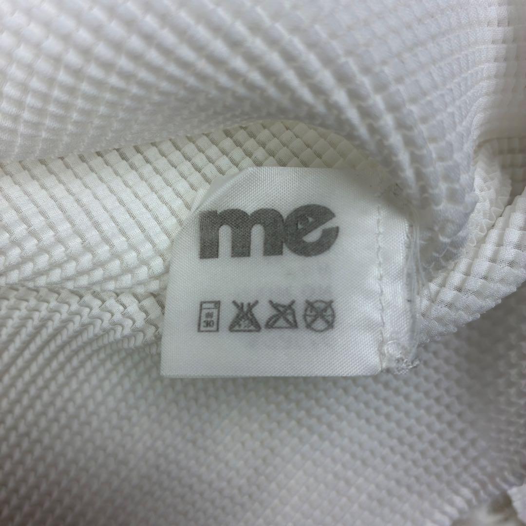 美品　イッセイミヤケMe　ハイネック　長袖プリーツカットソー　ホワイト　FREE
