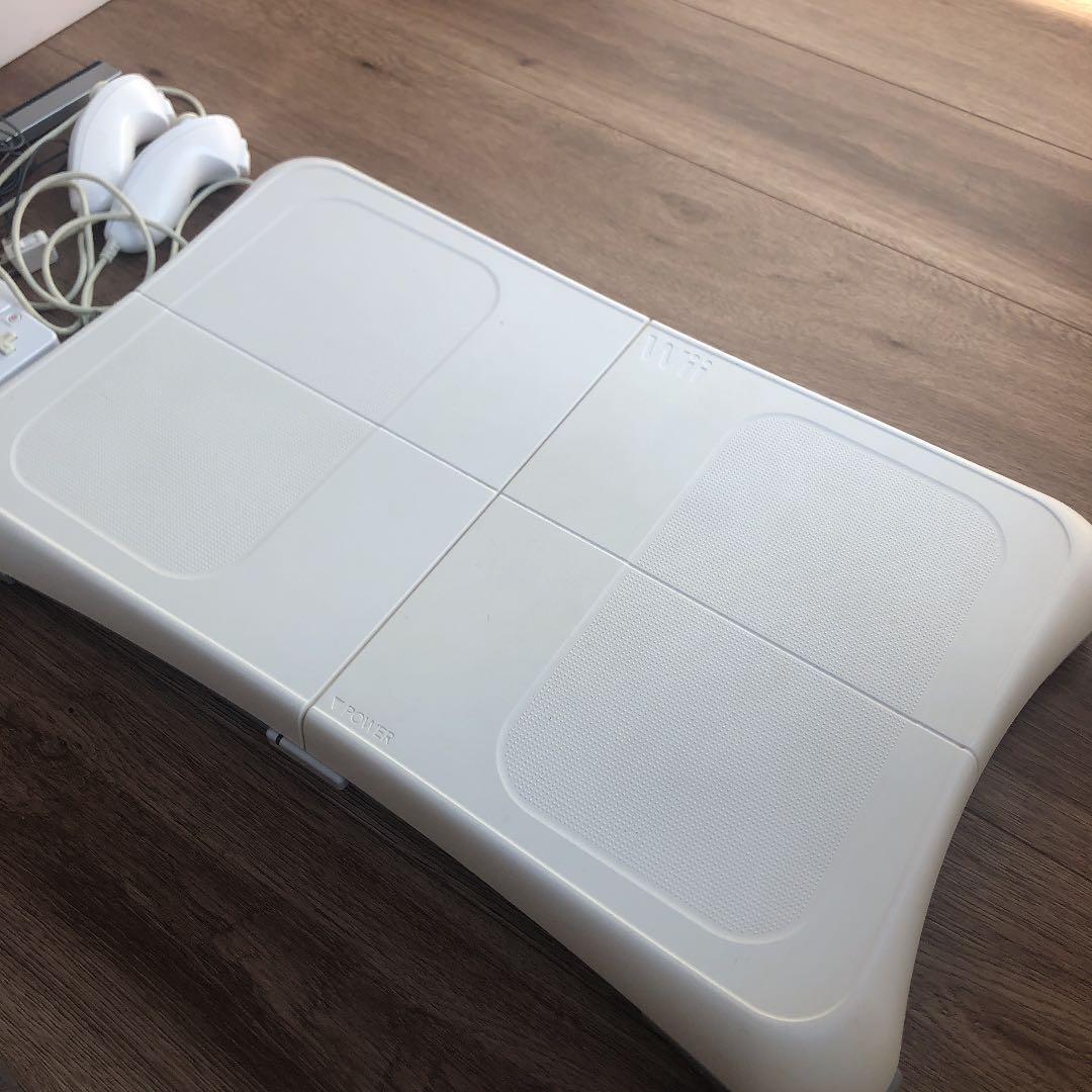 Nintendo Wii 本体&Wii Fit&マリオカート セット