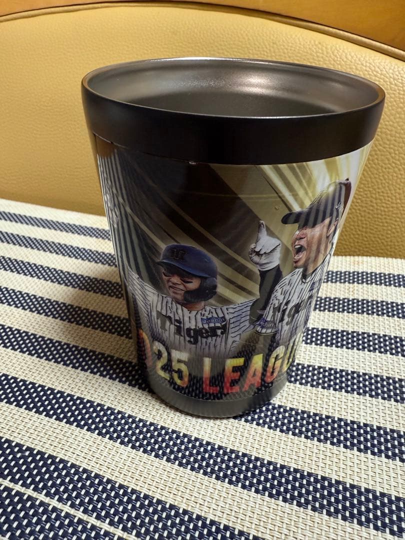 阪神タイガース　優勝記念タンブラー　2025 優勝ロゴマーク入り　非売品
