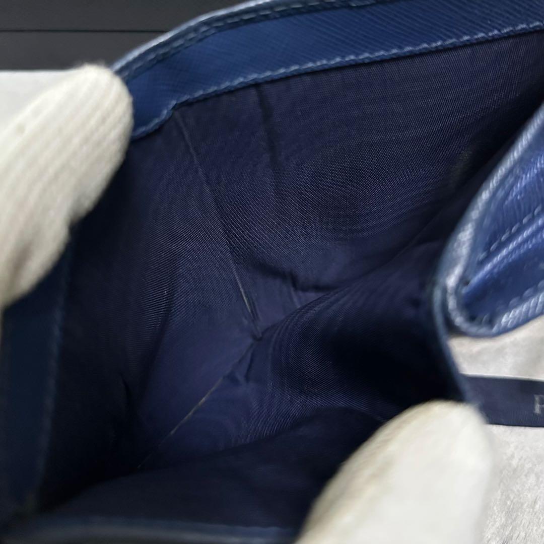 PRADA プラダ　折り財布　ラウンドファスナー　ブルー　ゴールロゴ