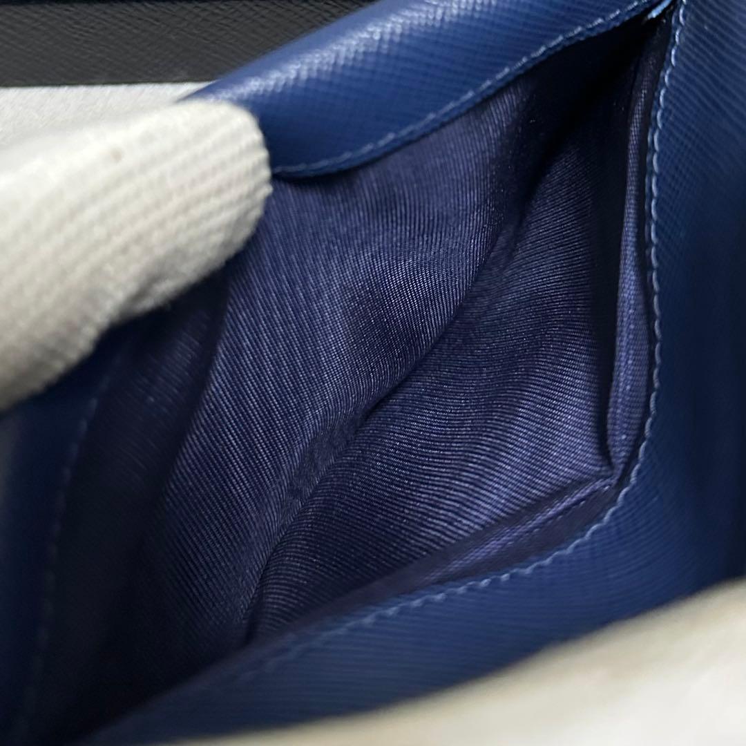 PRADA プラダ　折り財布　ラウンドファスナー　ブルー　ゴールロゴ