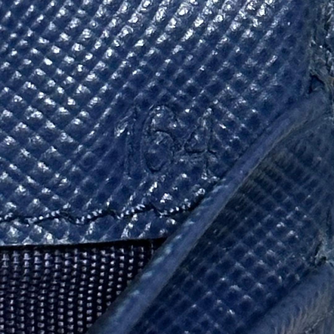 PRADA プラダ　折り財布　ラウンドファスナー　ブルー　ゴールロゴ