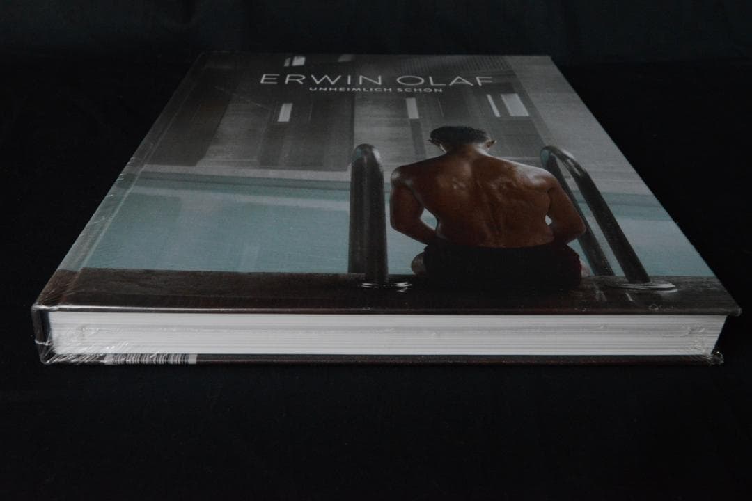 【Erwin Olaf:Unheimlch Schon】シュウリンク包装未開封品