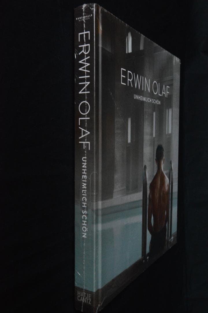 【Erwin Olaf:Unheimlch Schon】シュウリンク包装未開封品