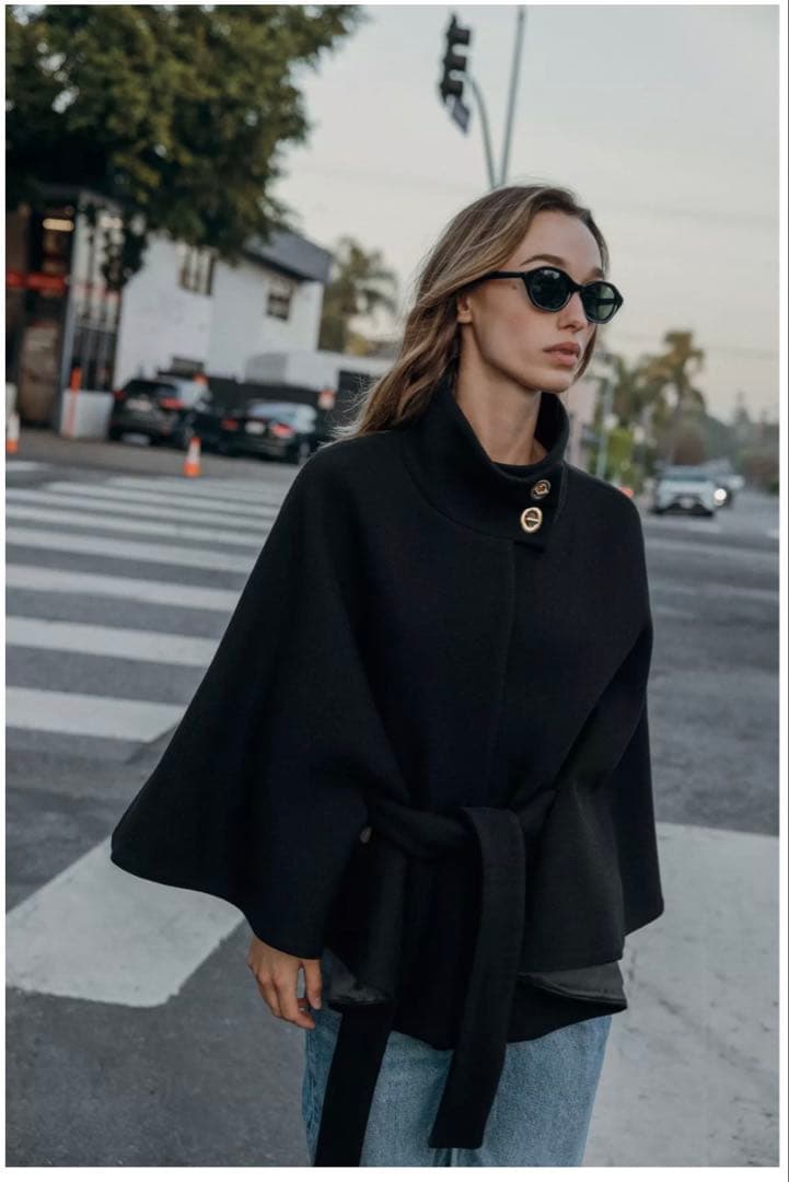 ZARA ウール製ケープスリーブショートコート、ベルト付き