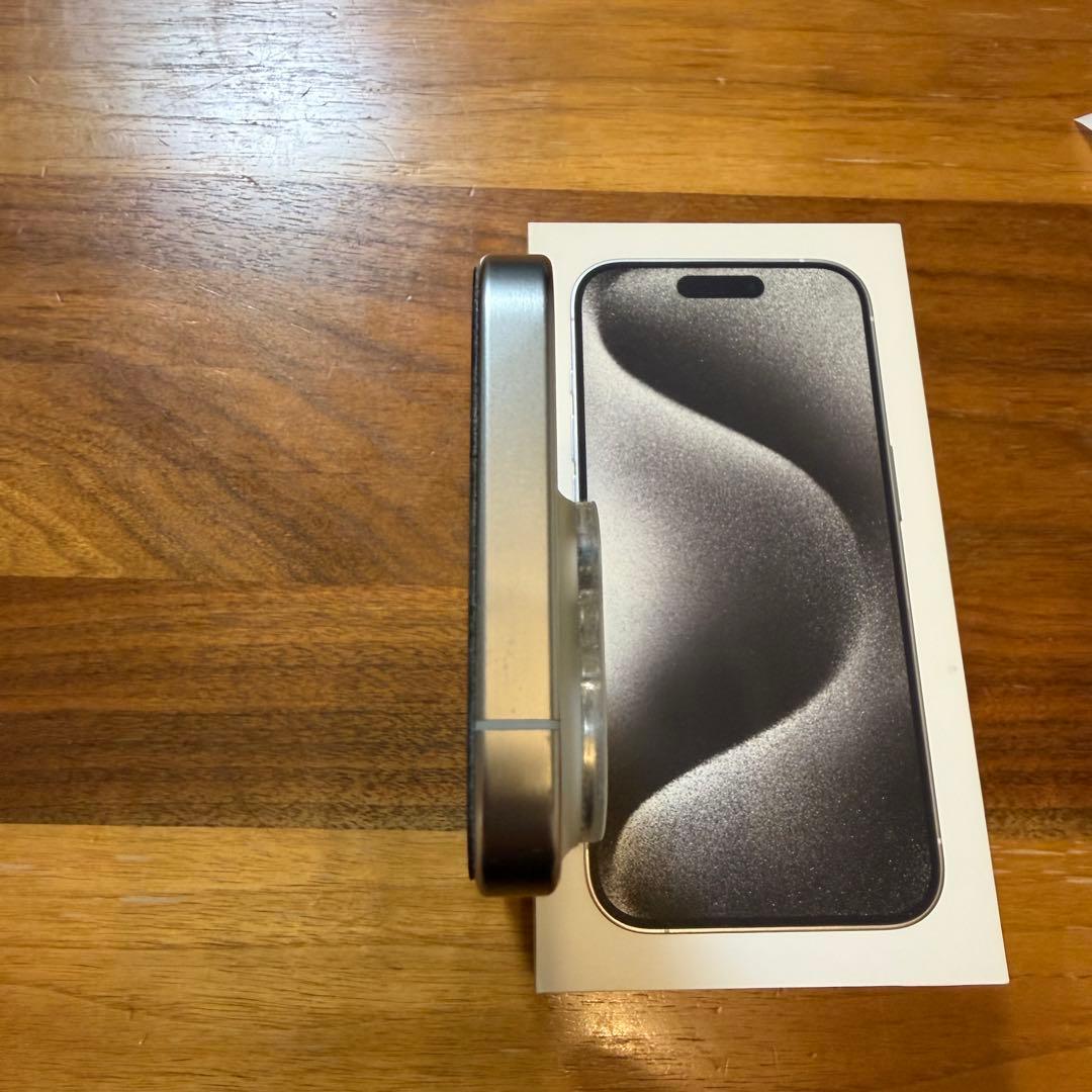 iPhone15Pro ホワイトチタニウム