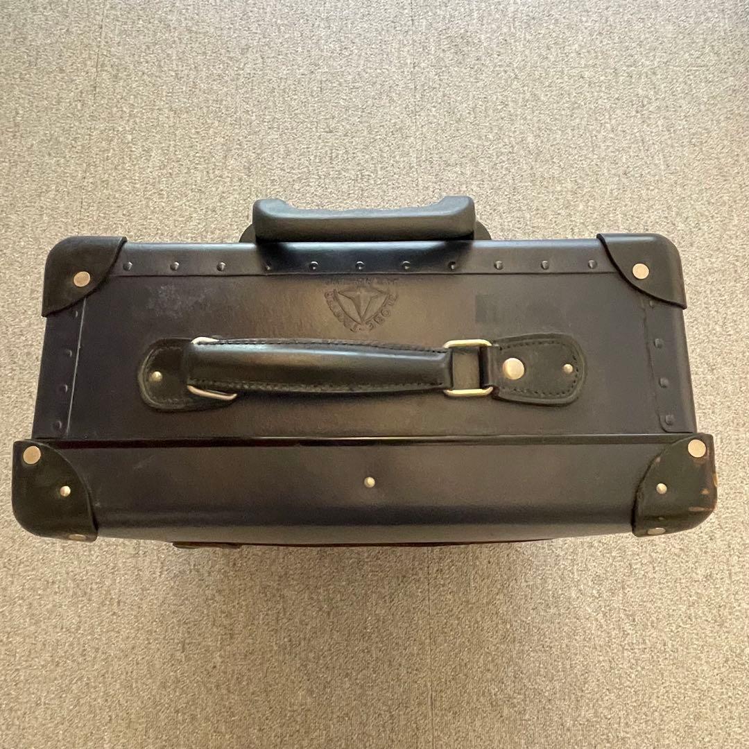 【車輪に難あり】グローブトロッター　スモールキャリーオン　ネイビーxブラック