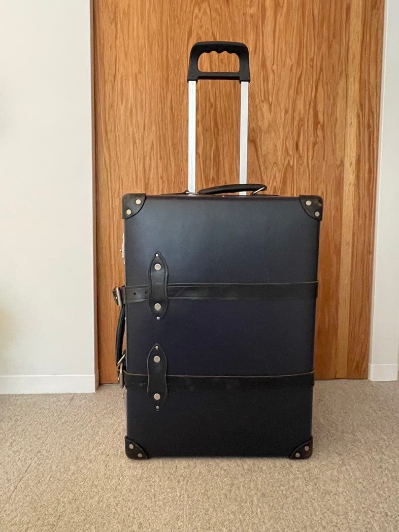 【車輪に難あり】グローブトロッター　スモールキャリーオン　ネイビーxブラック