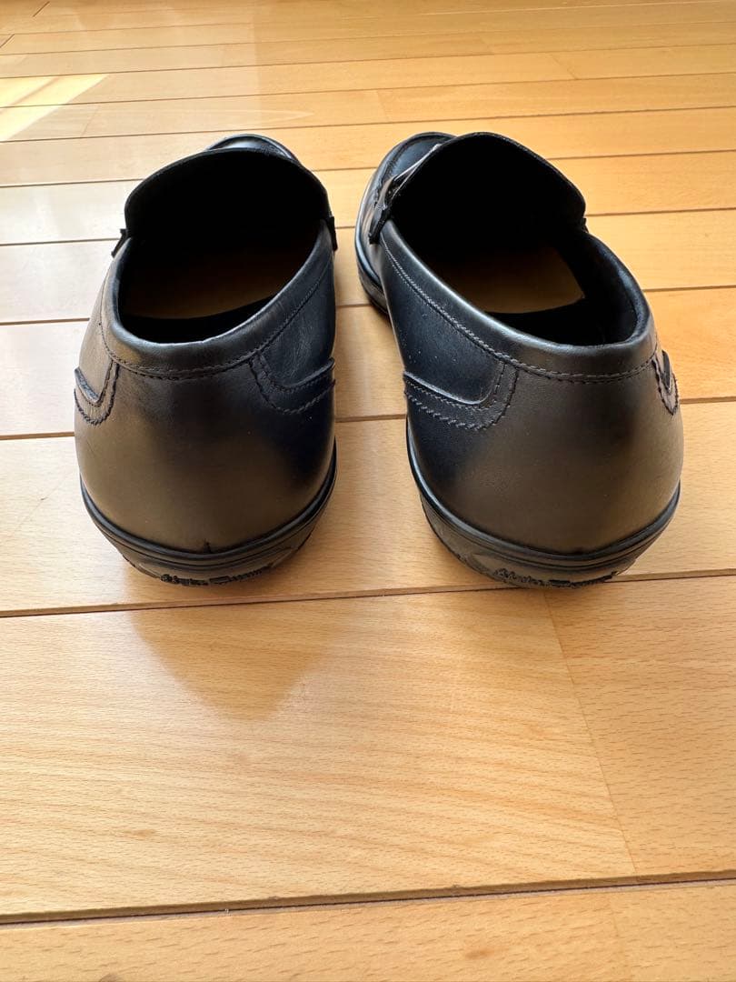 Salvatore Ferragamo ブラックローファー