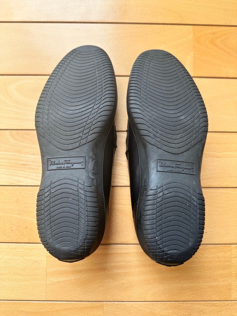 Salvatore Ferragamo ブラックローファー