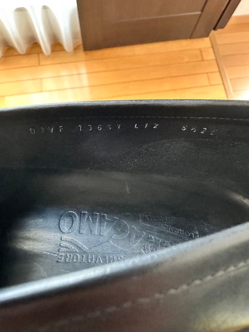 Salvatore Ferragamo ブラックローファー