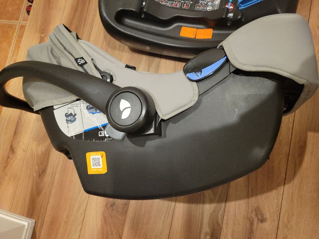 Joie ジョイー ベビーシート i-snug アイスナグ、i-baseセット