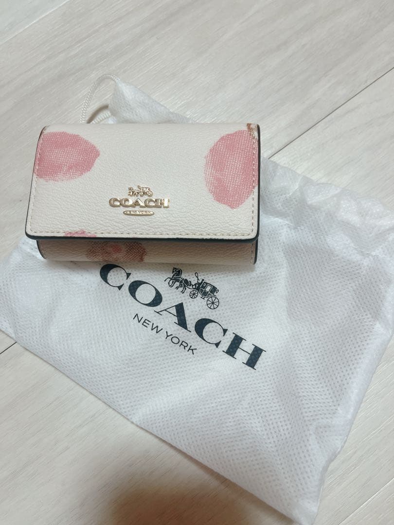 COACH レザーキーケース ホワイト/ピンク