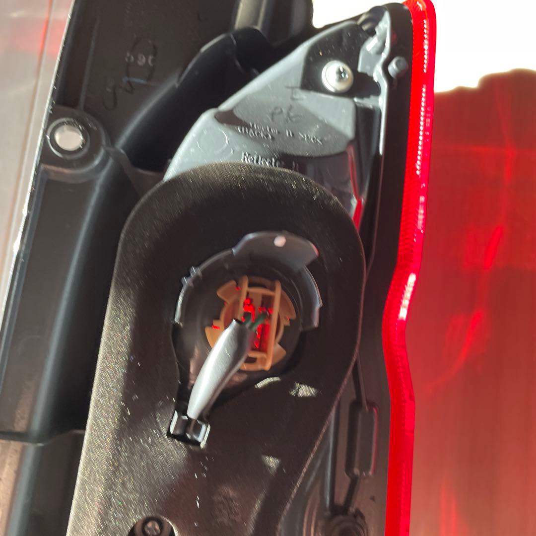 ハイエース200系純正テールランプ 2個セット