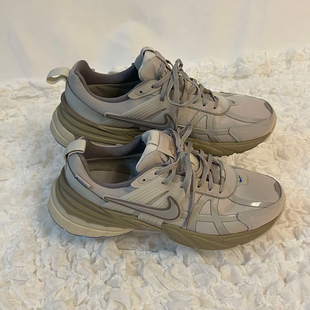 ✨美品✨24.5ナイキ ウィメンズ V2Kラン ゴアテックス　ライトボーン　防水