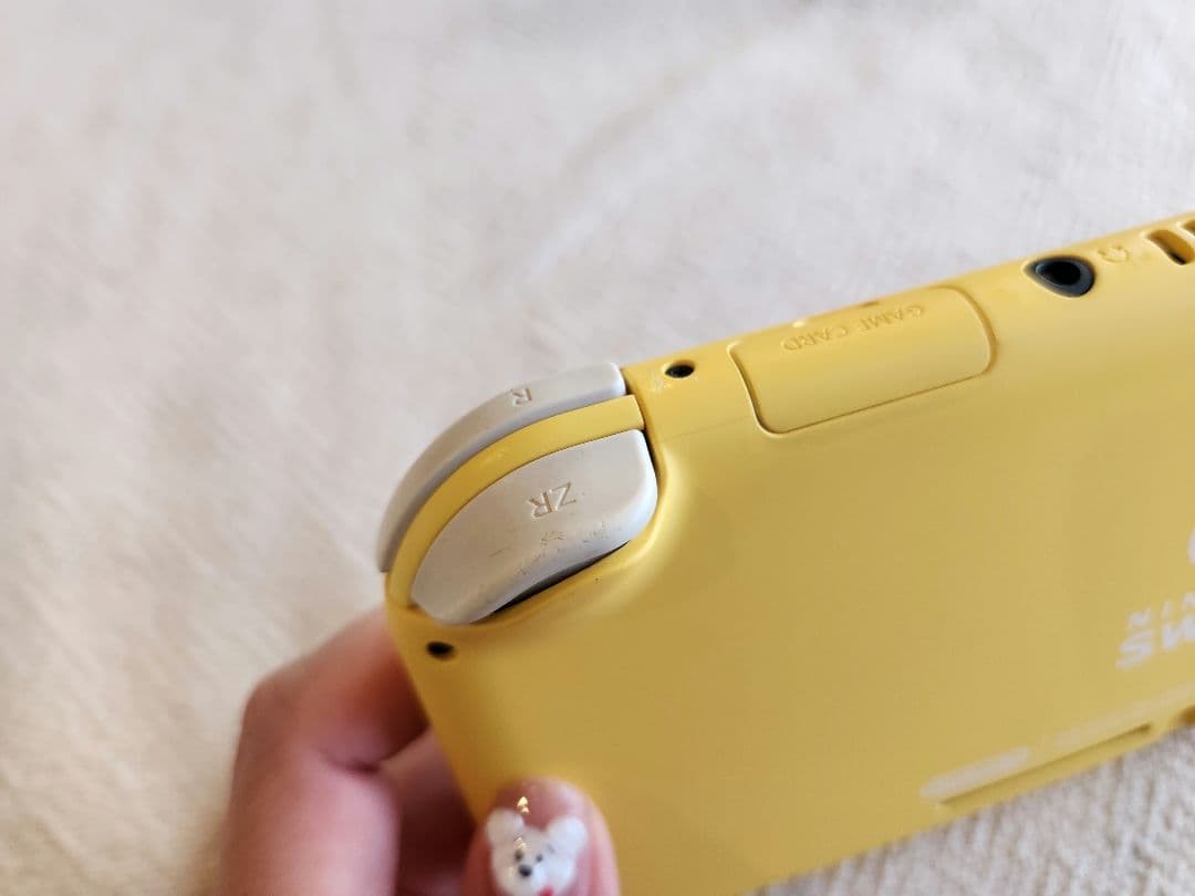 Nintendo Switch Lite 黄色